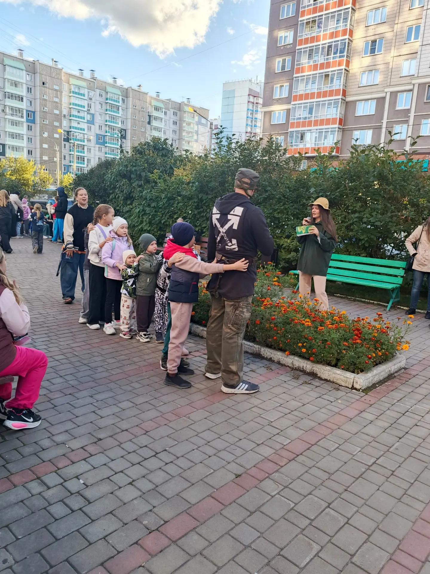 С  Днём знаний! С 1 сентября! Праздник на аллее Мартынова, 18, 20, 22 изображение 1